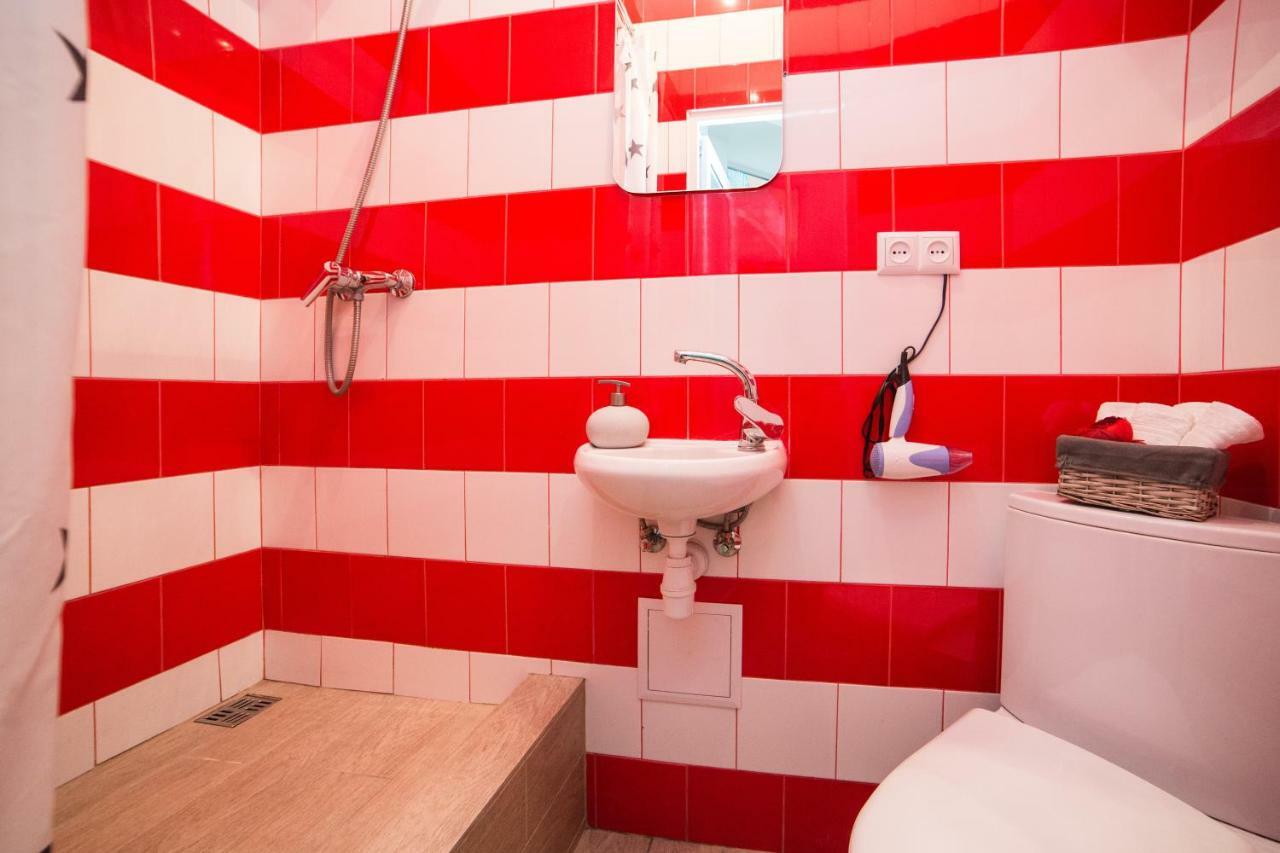 Невелика Smart Квартира В Центрі Для Пари Lviv Ngoại thất bức ảnh